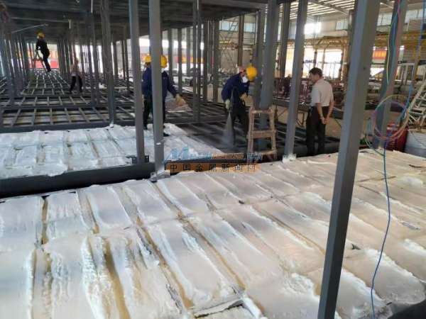 京华邦威聚氨酯高压发泡机设备厂家 济南京华邦威聚氨酯喷涂设备